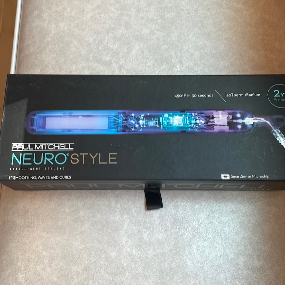 Paul Mitchell neurologist style titanium straightener